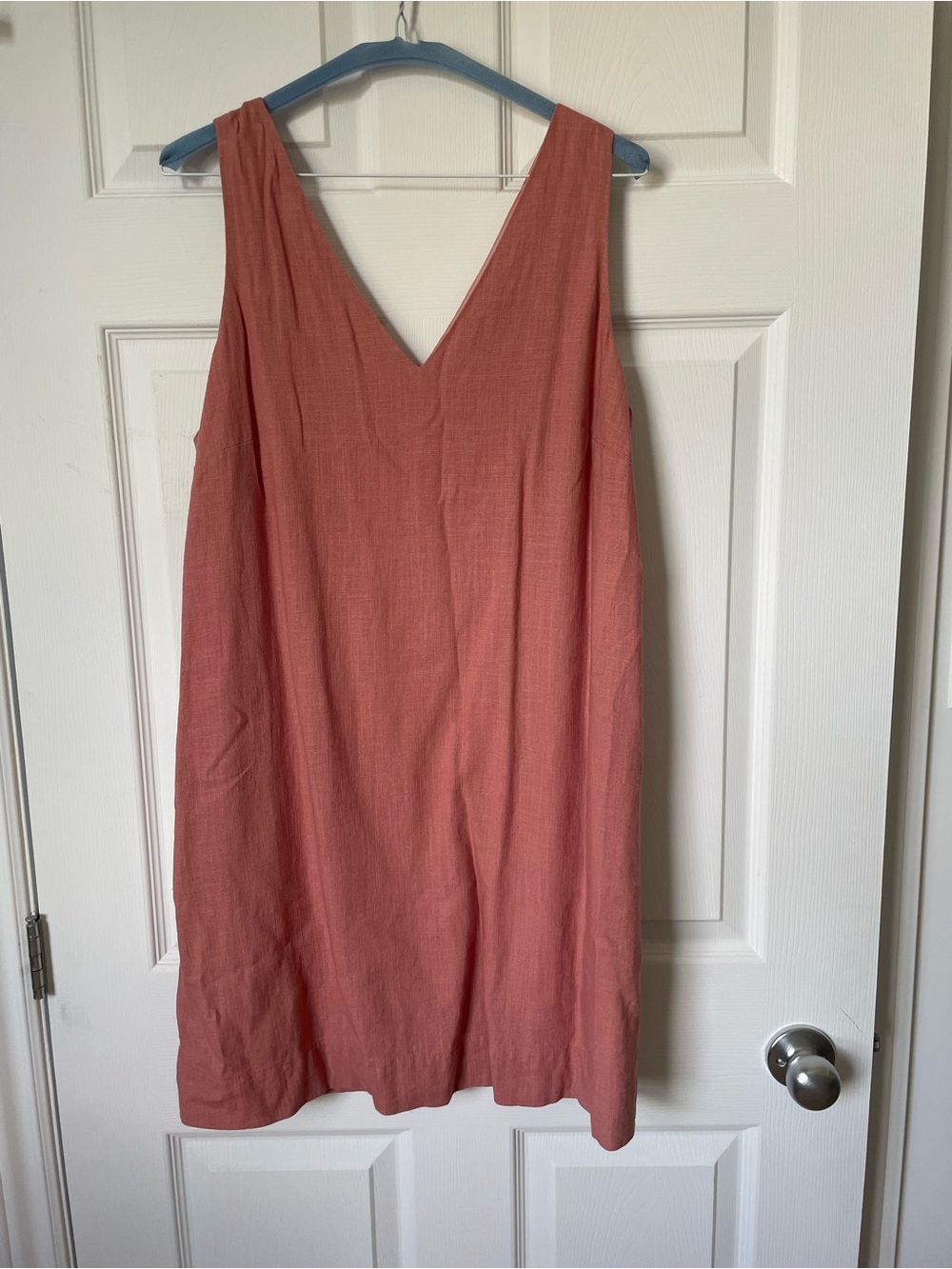 Sleeveless V-Neck Women’s Linen blens Dress in Dusty Rose